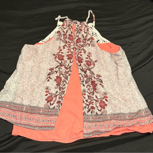 Maurices tank top size large - Picture 3 of 4